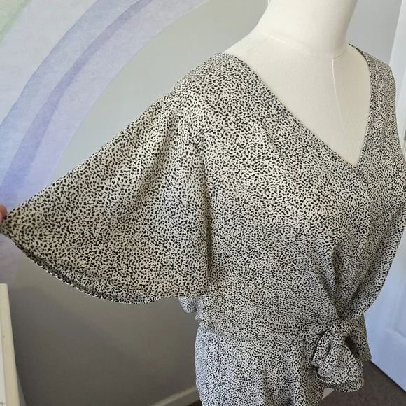 Sienna Sky | Large | Tie Front V-Neck Animal Print Blouse - Picture 2 of 9